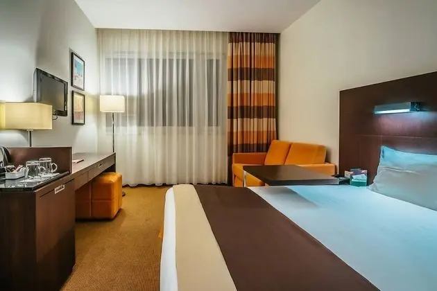 Büyük Yataklı Tek Kişilik Oda