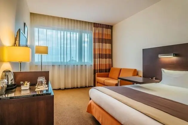 Büyük Yataklı Tek Kişilik Oda