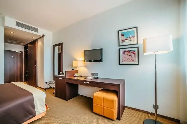 Büyük Yataklı Tek Kişilik Oda