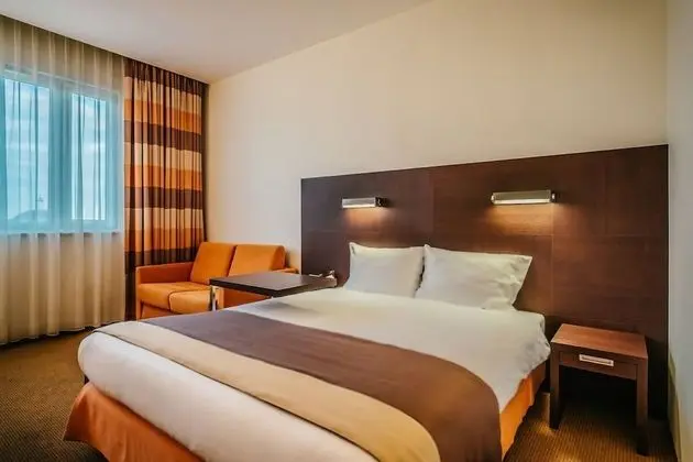 Büyük Yataklı Tek Kişilik Oda