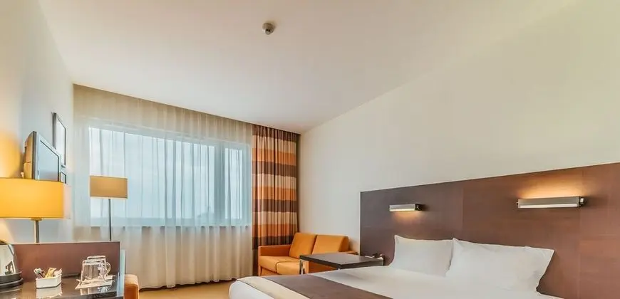 Büyük Yataklı Tek Kişilik Oda