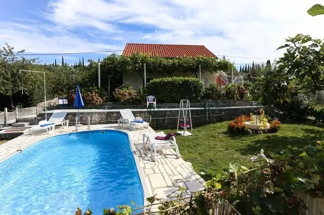 Villa (Three Bedroom Apartment with Terrace )