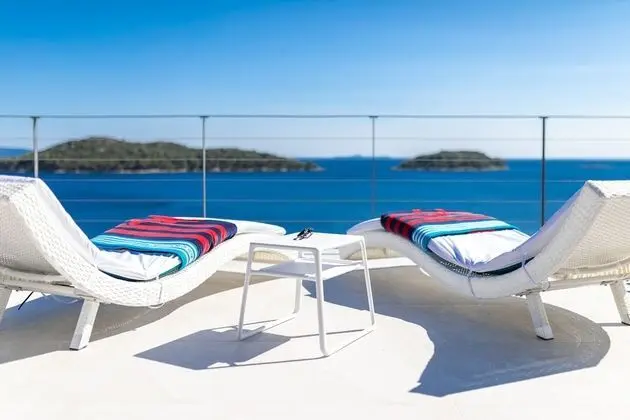 Villa (Three Bedroom Villa with Pool)