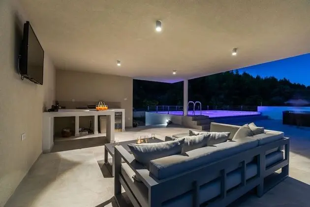 Villa (Three Bedroom Villa with Pool)