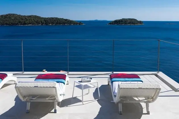 Villa (Three Bedroom Villa with Pool)