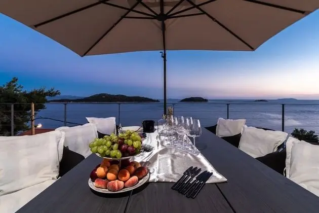 Villa (Three Bedroom Villa with Pool)