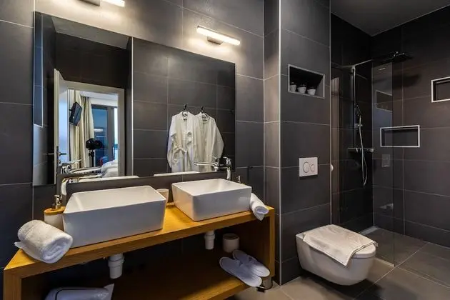 Villa (Three Bedroom Villa with Pool)