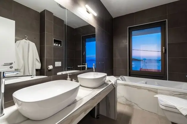 Villa (Three Bedroom Villa with Pool)