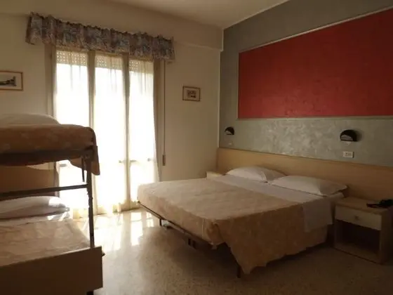 Standard Üç Kişilik Oda