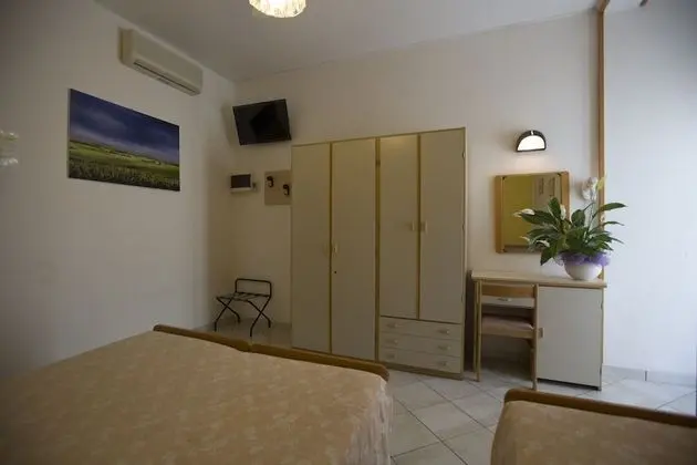 Standard Üç Kişilik Oda