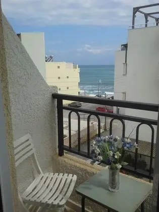 Tek Büyük veya İki Ayrı Yataklı Oda, Deniz Manzaralı