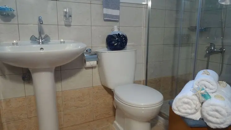 Üç Kişilik Oda