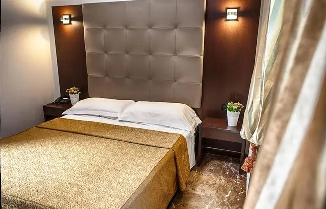 Tek Büyük veya İki Ayrı Yataklı Oda