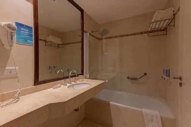 Üç Kişilik Oda, Sigara İçilmez, Özel Banyo