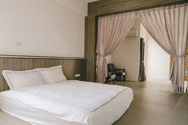 Deluxe Tek Büyük Yataklı Oda (302)