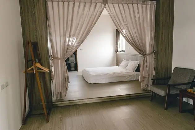 Deluxe Tek Büyük Yataklı Oda (302)