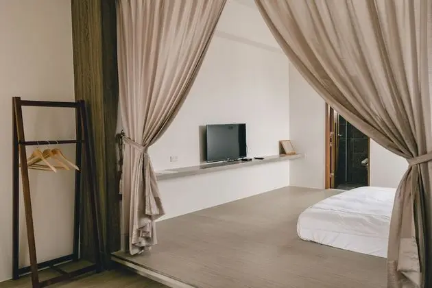 Deluxe Tek Büyük Yataklı Oda (302)