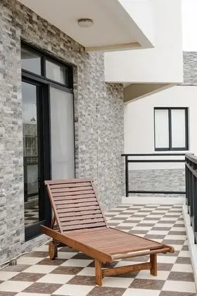 Family Oda, Balkon (201)