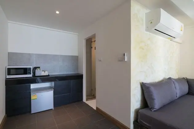 Deluxe Family Suite with Balcony (Sea View)
