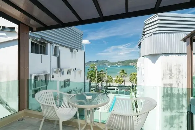 Deluxe Family Suite with Balcony (Sea View)