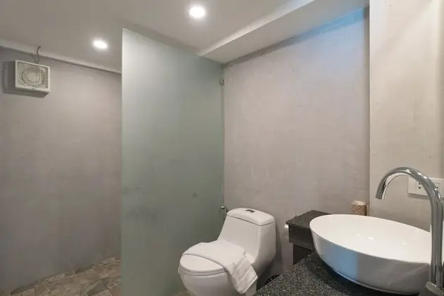Deluxe Triple with Balcony (Sea View)