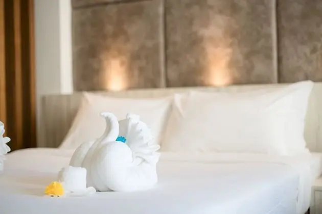 Family Deluxe Room with Balcony (Sea View)