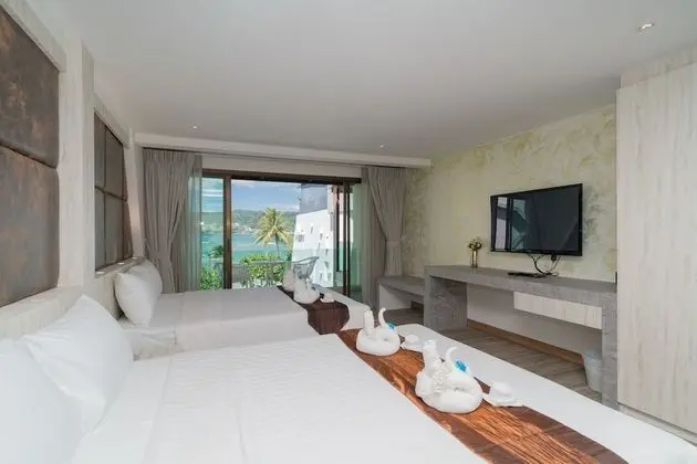 Family Deluxe Room with Balcony (Sea View)