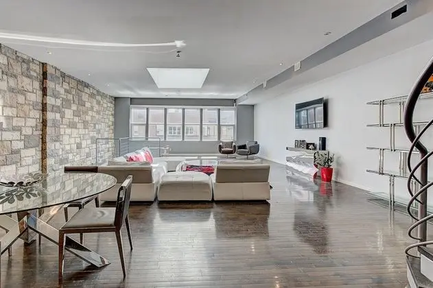 Design Çatı Katı (Loft), 1 En Büyük (King) Boy Yatak, Sigara İçilmez