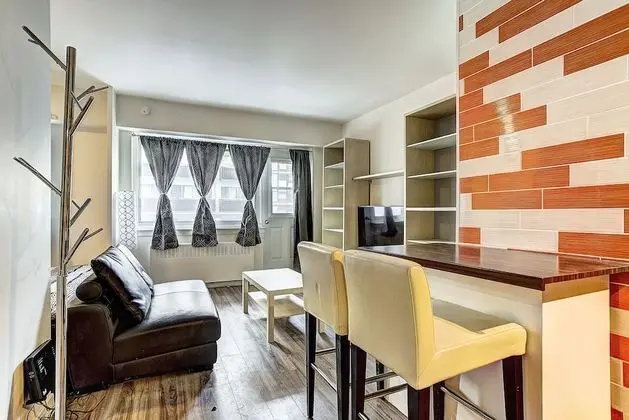 Exclusive Stüdyo, 1 En Büyük (King) Boy Yatak