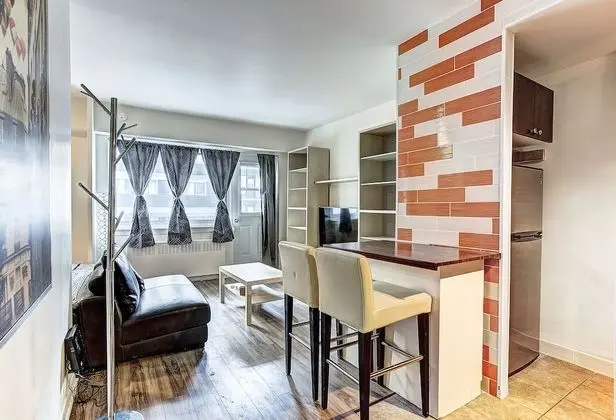 Exclusive Stüdyo, 1 En Büyük (King) Boy Yatak