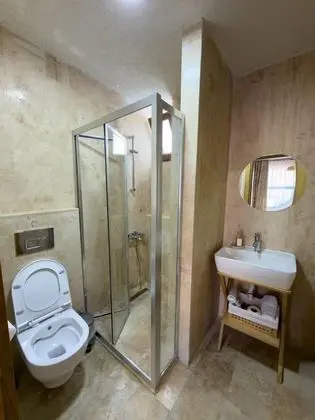Standart Oda, Kara Manzaralı, Üst Kat