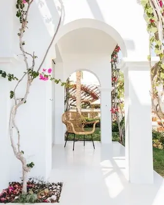 Destino Room Junior Suite - entrance to Pacha Club included