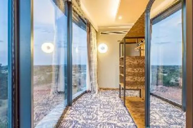 JUNIOR SUITE