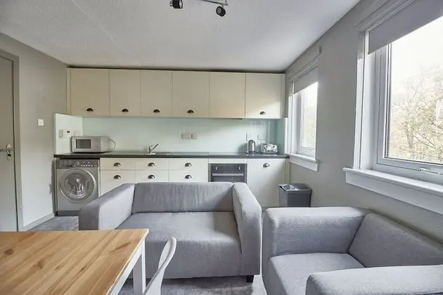 City Apartment, 4 Bedrooms (3/4 Double Bed - 120cm wide)