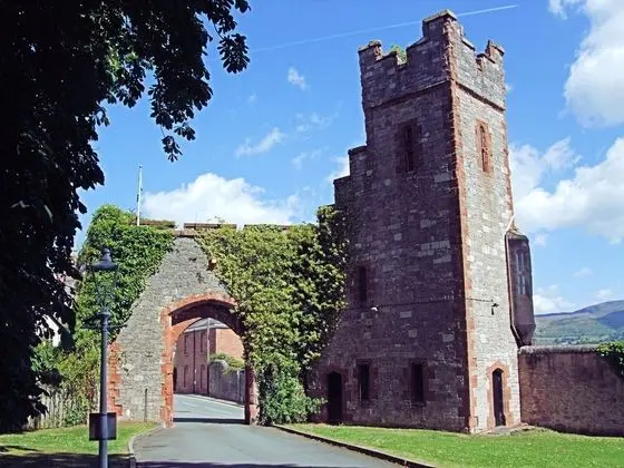 Ev