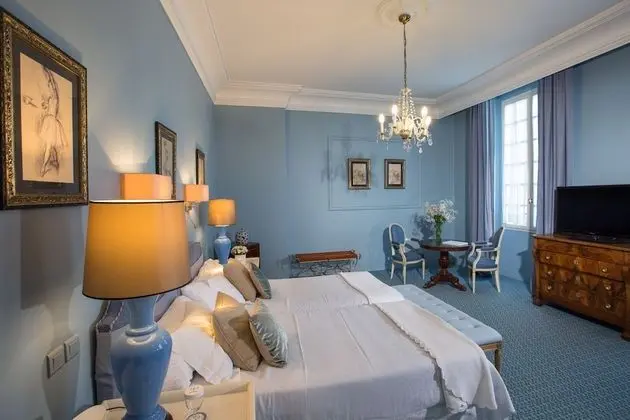 Prestige room