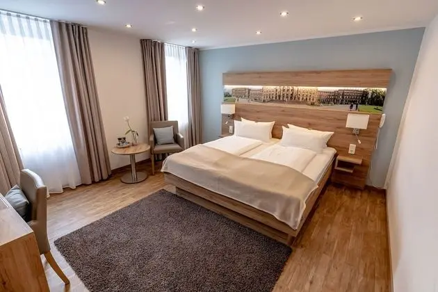 Comfort Tek Büyük Yataklı Oda