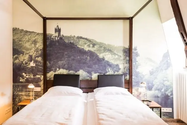 Tek Büyük Yataklı Oda