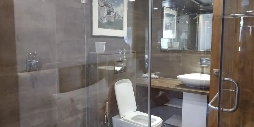 Luxury Oda