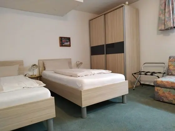 Economy Tek Büyük Yataklı Oda