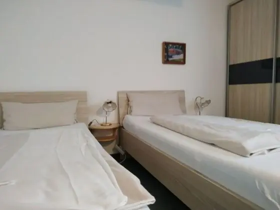 Economy Tek Büyük Yataklı Oda