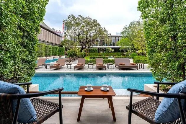 Deluxe Twin Pool Access