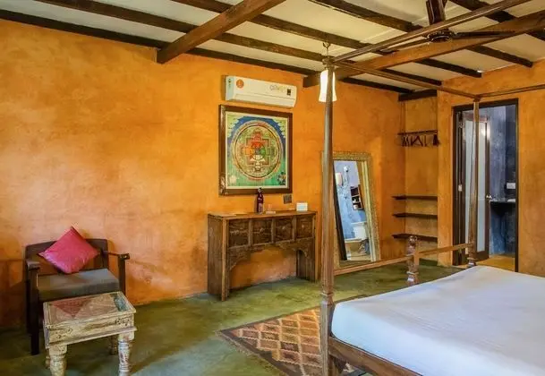 Kır Evi, Bahçe Manzaralı