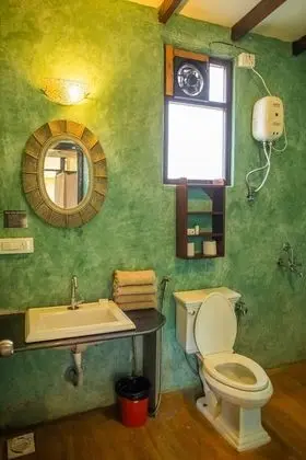 Kır Evi, Bahçe Manzaralı