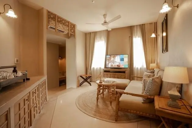 Seaside Pool Paradise Suite