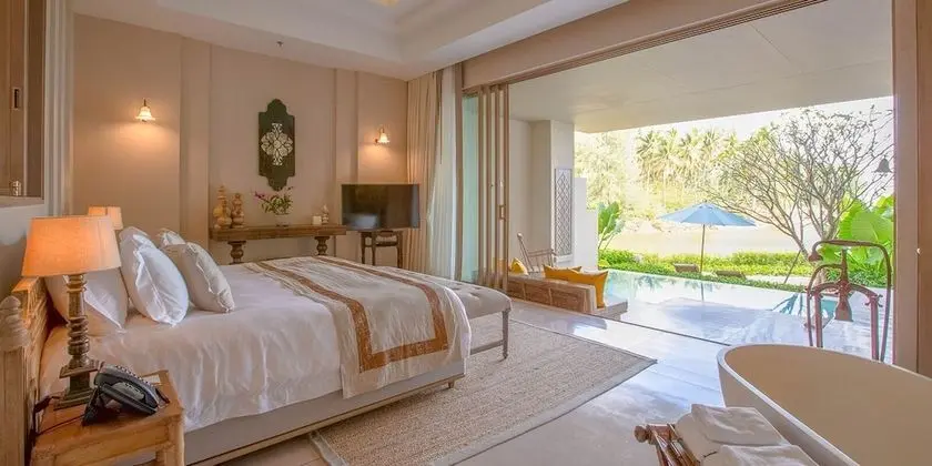 Seaside Pool Paradise Suite