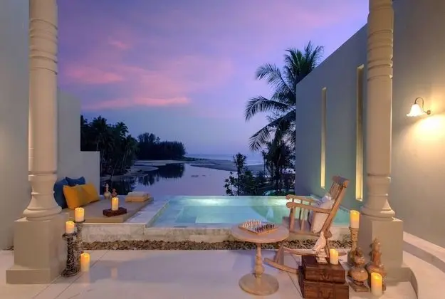 Seaside Pool Paradise Suite
