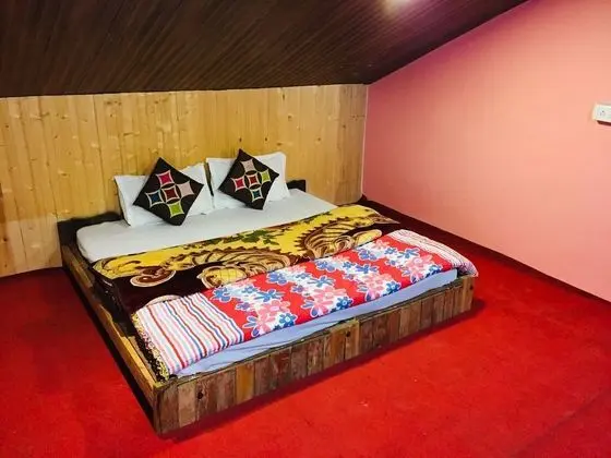 Deluxe Oda, 1 En Büyük (King) Boy Yatak