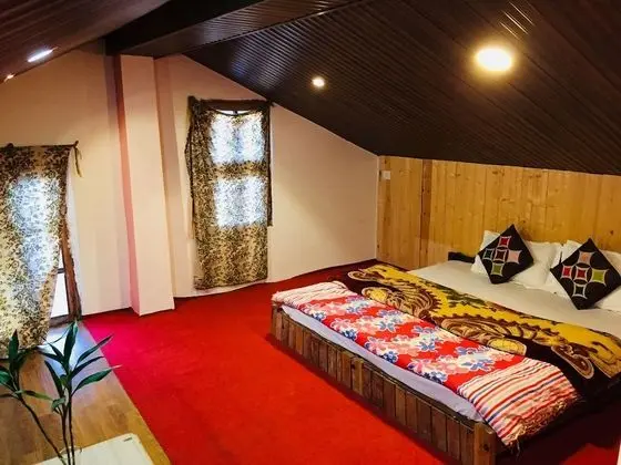 Deluxe Oda, 1 En Büyük (King) Boy Yatak