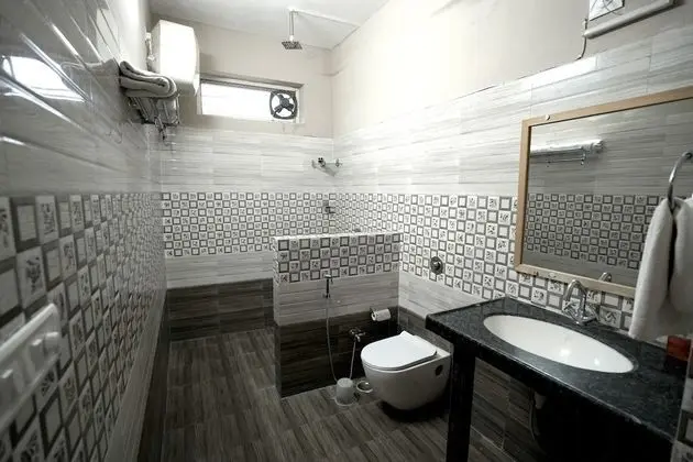 Deluxe Tek Büyük veya İki Ayrı Yataklı Oda (Non Lake Facing)